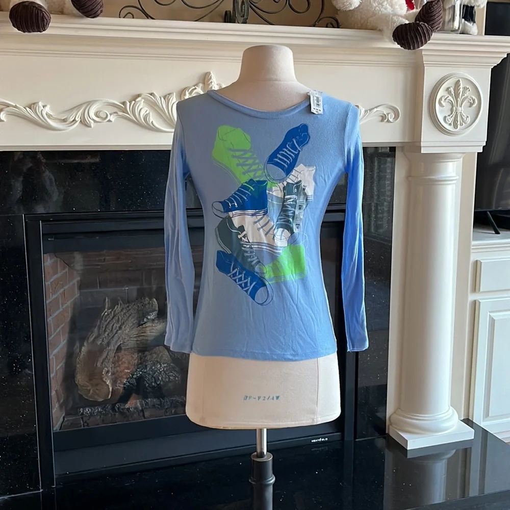 Old Navy Top Lightweight Long Sleeve Tee Girls 8 Sneakers Blue Shirt